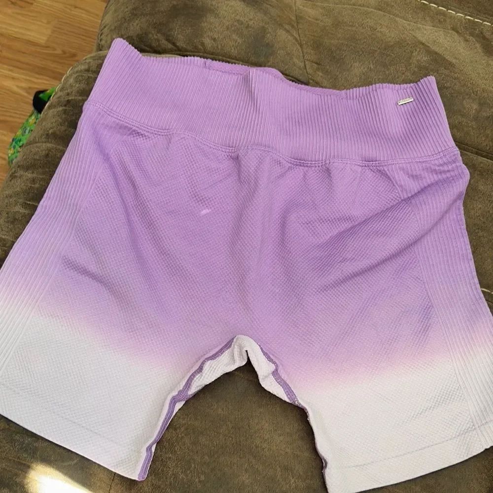 NWOT PINK Victoria Secret Women’s Purple Ombre Women's Ribbed Shorts